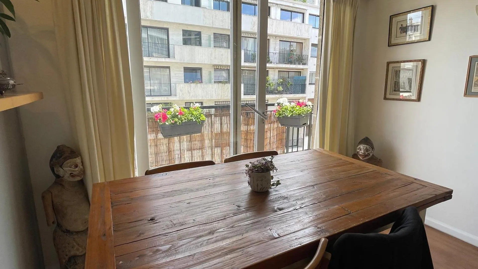 3 Pieces Paris16 Apartment France