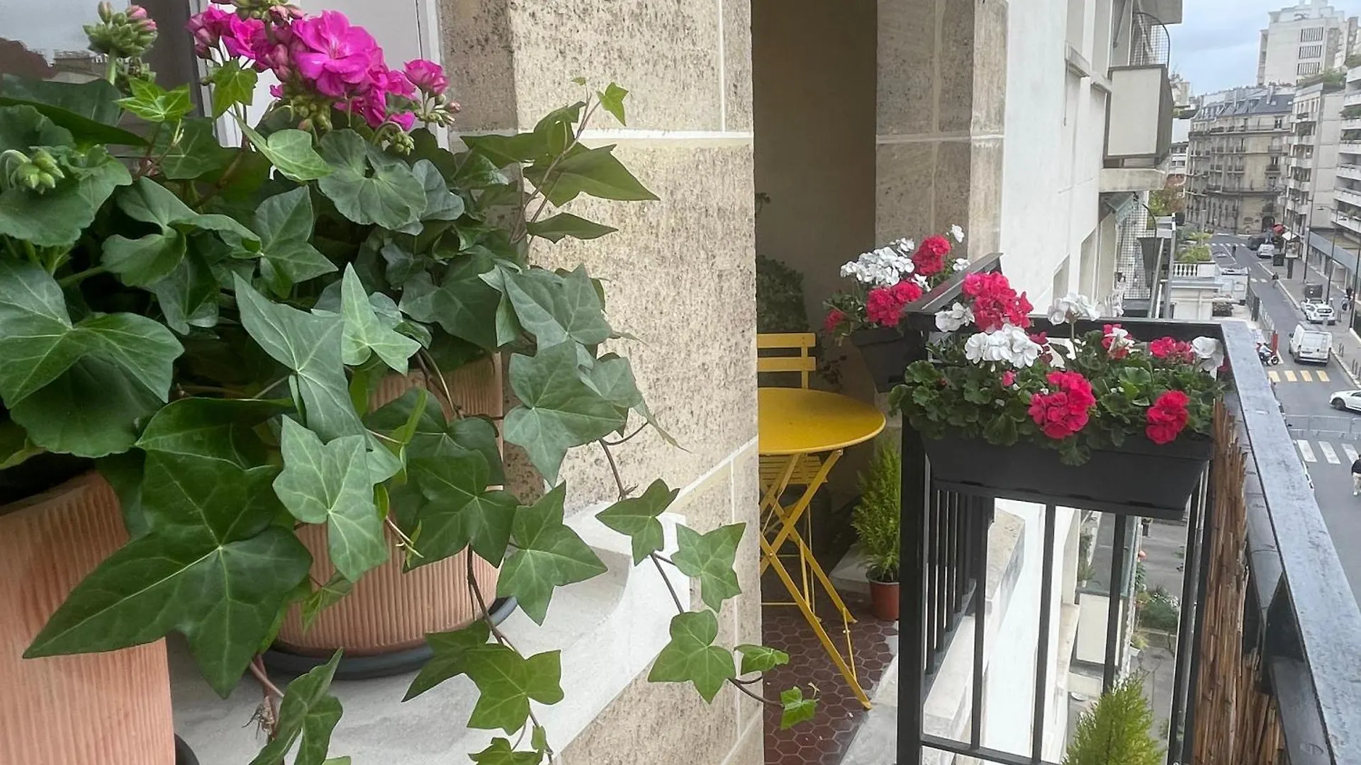 3 Pieces Paris16 Apartment 0*, Paris France